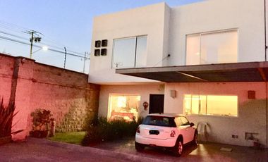 VENTA DE CASA EN RESIDENCIAL BOSQUE DE SAUCES EN METEPEC