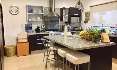 VENTA DE CASA EN RESIDENCIAL BOSQUE DE SAUCES EN METEPEC