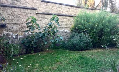 VENTA DE CASA EN RESIDENCIAL BOSQUE DE SAUCES EN METEPEC