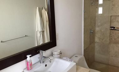 VENTA DE CASA EN RESIDENCIAL BOSQUE DE SAUCES EN METEPEC
