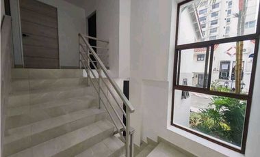 VENTA CASA REMODELADA 228M2 4REC EN SAN FRANCISCO