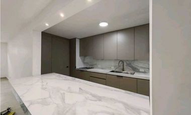 VENTA CASA REMODELADA 228M2 4REC EN SAN FRANCISCO