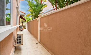 VENTA DE CASA EN ALTOS DEL COUNTRY, SAN MIGUELITO (2)