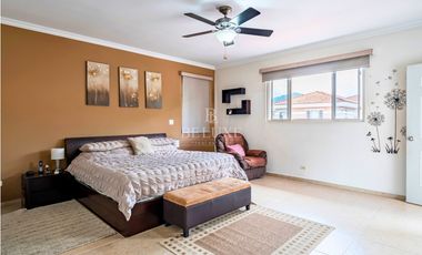 VENTA DE CASA EN ALTOS DEL COUNTRY, SAN MIGUELITO (2)