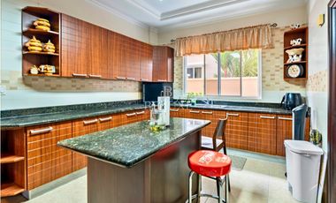 VENTA DE CASA EN ALTOS DEL COUNTRY, SAN MIGUELITO (2)