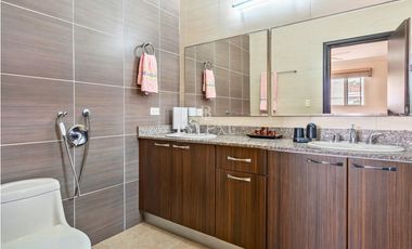 VENTA DE CASA EN ALTOS DEL COUNTRY, SAN MIGUELITO (2)