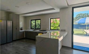 VENTA CASA DE PLAYA EN CORONADO MODERNA CON PISCINA Y JACUZZI