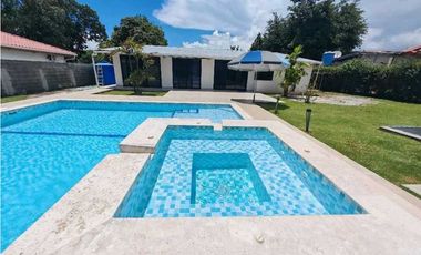 VENTA CASA DE PLAYA EN CORONADO MODERNA CON PISCINA Y JACUZZI