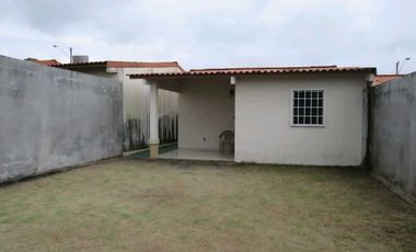 VENTA CASA EN VILLAS DE LAGO EMPERADOR