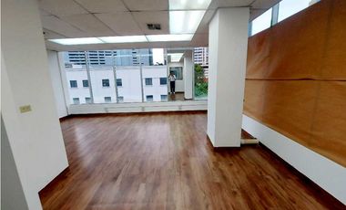 VENTA Y ALQUILER OFICINA 78m2 CON A/A EN OBARRIO A PASOS DE VIA ESPAÑA