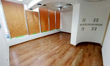 VENTA Y ALQUILER OFICINA 78m2 CON A/A EN OBARRIO A PASOS DE VIA ESPAÑA