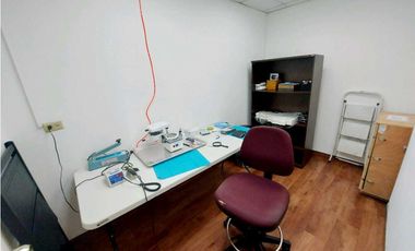 VENTA Y ALQUILER OFICINA 78m2 CON A/A EN OBARRIO A PASOS DE VIA ESPAÑA