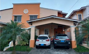 VENTA CASA VILLA LUCRE 180 MT2