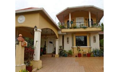 VENTA DE CASA GRANDE  EN DAVID 2 PLANTAS