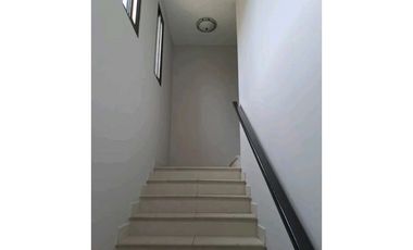 ALQUILO CASA PANAMA PACIFICO WOODLANS CON LINEA BLANCA 4 PANELES SOLAR