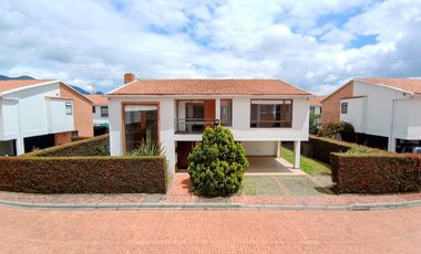 ARRIENDO CASA EN CONJUNTO CERRADO COTA  $ 4.800.000