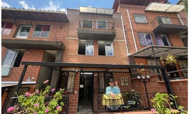CASA REMODELADA EN UNIDAD ABIERTA EN SAN ANTONIO DE PRADO SECTOR UBA