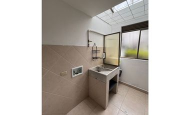 CASA EN ARRIENDO SECTOR LOMA DEL CHOCHO - ENVIGADO