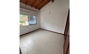 CASA EN ARRIENDO SECTOR LOMA DEL CHOCHO - ENVIGADO