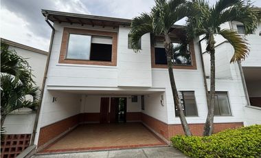 CASA EN ARRIENDO SECTOR LOMA DEL CHOCHO - ENVIGADO