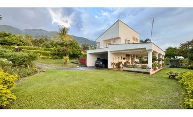 Finca campestre en venta con piscina - La Buitrera Palmira Valle