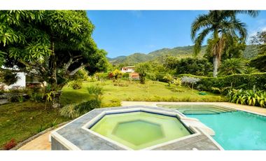 Finca campestre en venta con piscina - La Buitrera Palmira Valle