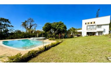 Finca campestre en venta con piscina - La Buitrera Palmira Valle