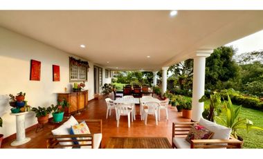 Finca campestre en venta con piscina - La Buitrera Palmira Valle