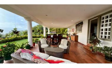 Finca campestre en venta con piscina - La Buitrera Palmira Valle