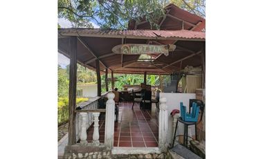 SE VENDE CASA FINCA EN PALERMO