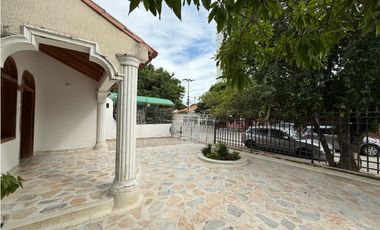 Arriendo casa comercial de esquina en El Prado - SMR