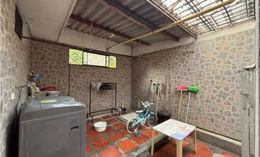 Arriendo casa comercial de esquina en El Prado - SMR