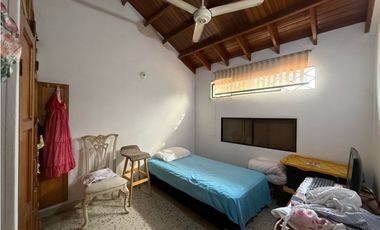 Arriendo casa comercial de esquina en El Prado - SMR