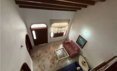 Arriendo casa comercial de esquina en El Prado - SMR