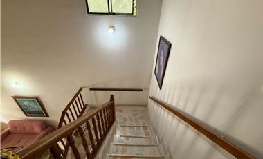 Arriendo casa comercial de esquina en El Prado - SMR