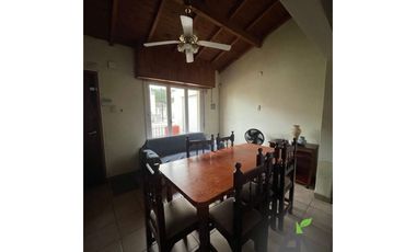 CASA CENTRICA Calle 11 e/ Av.26 y 24