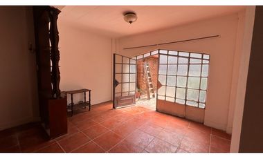 ALQUILER – CASA 3 AMBIENTES | PASO DEL REY CENTRO