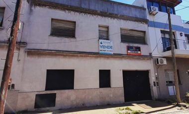 Casa sobre lote propio de 4 ambientes con terraza, patio y garage, Ciudadela.