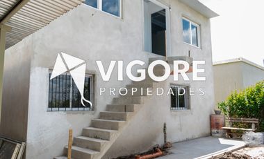 Casa en alquiler c/ cochera en Carlos Spegazzini