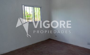 Casa en alquiler c/ cochera en Carlos Spegazzini