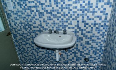 Casa en alquiler con cochera en Carlos Spegazzini Imperdible Excelente ubicación