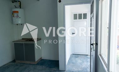 Casa en alquiler c/ cochera en Carlos Spegazzini