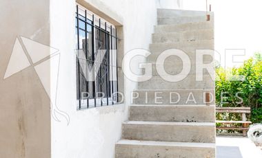 Casa en alquiler c/ cochera en Carlos Spegazzini