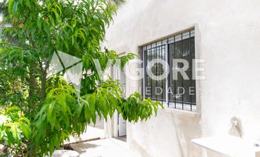 Casa en alquiler c/ cochera en Carlos Spegazzini