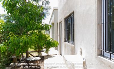 Casa en alquiler con cochera en Carlos Spegazzini Imperdible Excelente ubicación