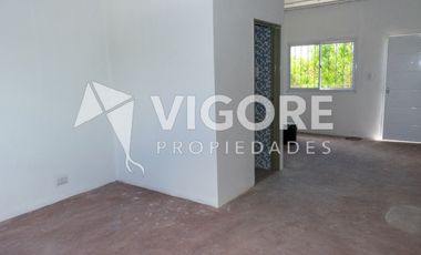 Casa en alquiler c/ cochera en Carlos Spegazzini