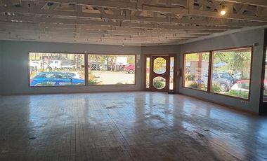 Local Comercial en Arriendo en av. chicureo/ alba 2