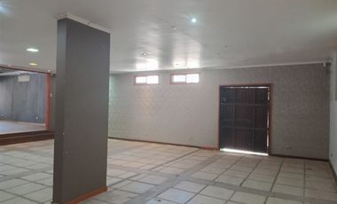 Local Comercial en Arriendo en av. chicureo/ alba 2
