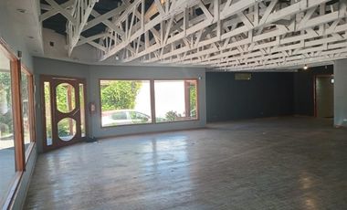 Local Comercial en Arriendo en av. chicureo/ alba 2