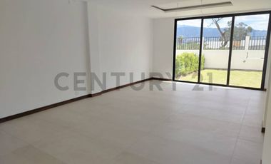 CASA DE VENTA POR ESTRENAR TUMBACO CERCA VIÑA ALTA